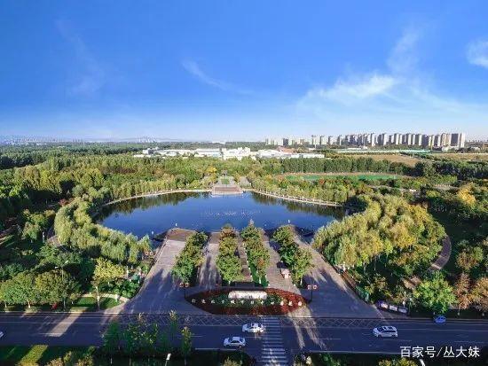 大厂标签样本：影视时尚产业的新价值时代