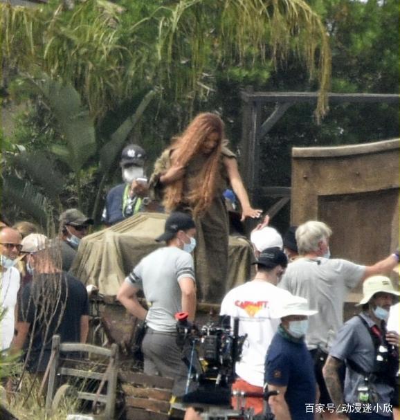 《小美人鱼》真人电影，梦幻美人鱼变原始土著，网友：别上岸了