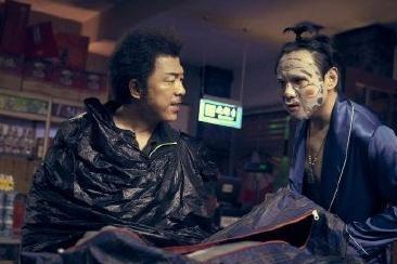 《疯狂外星人》从头到尾爆笑不停不愧是宁浩收官之作