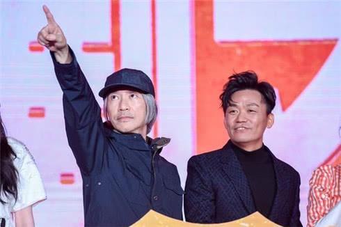 来时轰轰烈烈，走时悄无声息，《疯狂外星人》默默下映