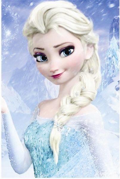 真人版迪士尼公主，睡美人最像，艾莎公主最惊艳，她却一言难尽