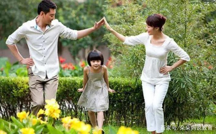 “读万卷书不如行万里路”，家长多带孩子出游，建立孩子的世界观