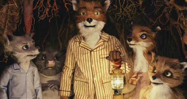 《了不起的狐狸爸爸》辨识度极高的风格，动物拟人化的真情实感