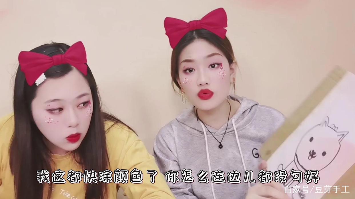 随机画粉丝头像挑战！动漫VS卡通，两姐妹画画PK，谁的成品更惊艳