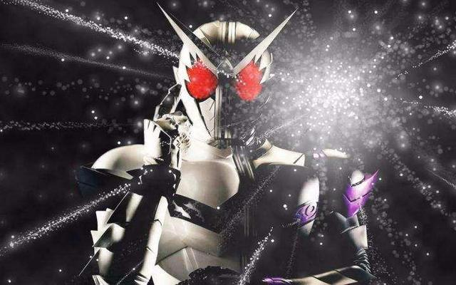 捷德奥特曼火焰领导者开创了水火融合形态，罗布奥特曼或跟风合体