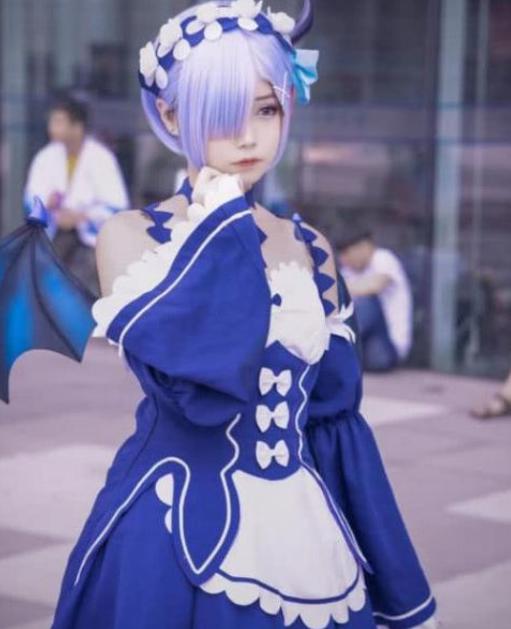 “阳刚之气”话题引热议，女装大佬直面其中，这一群体将要消失？