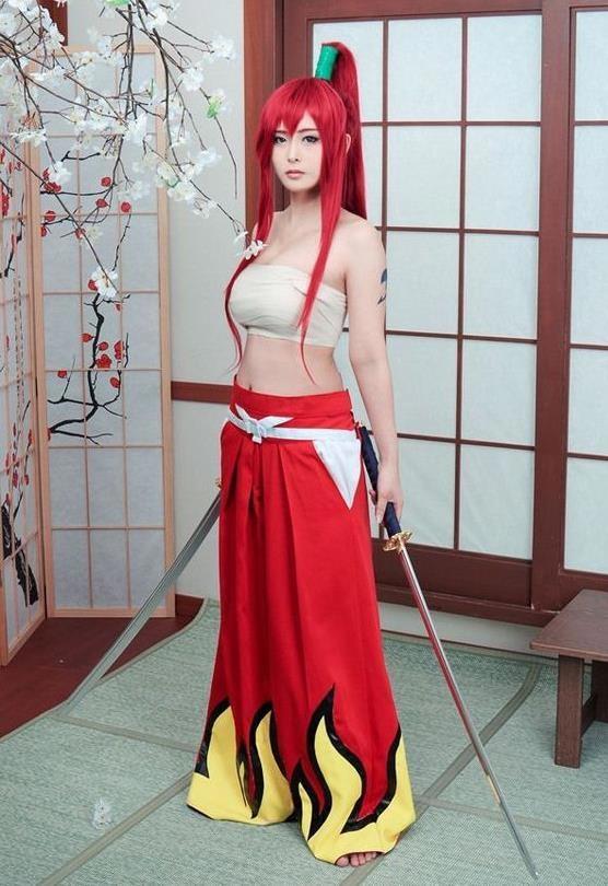 那些笑出腹肌的cosplay：兵长是被威胁了？要不然怎么会女装呢？