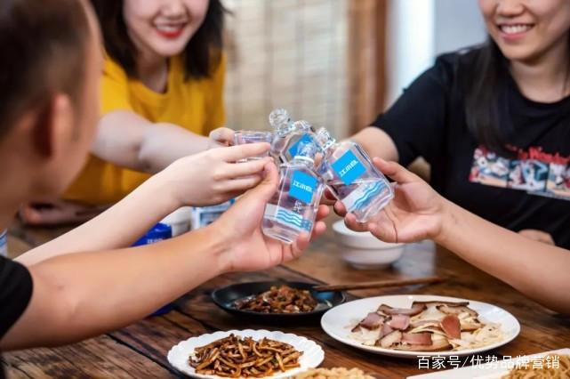 解密|为什么江小白能够在群龙聚集的白酒行业里突围？