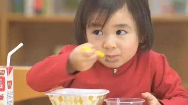 新海诚的作品风格，是源于技术宅的中二还是小清新？