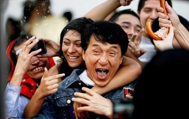 浅谈成龙当年在日本的影响有多大！竟有无数动漫争相模仿