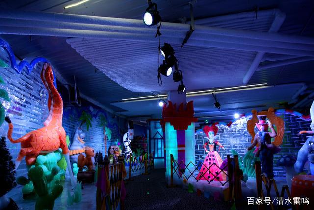 2千吨冰5千万元让地下车库变冰雪世界冰雕师每天挣1千5