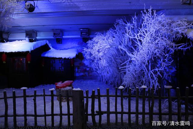 2千吨冰5千万元让地下车库变冰雪世界冰雕师每天挣1千5