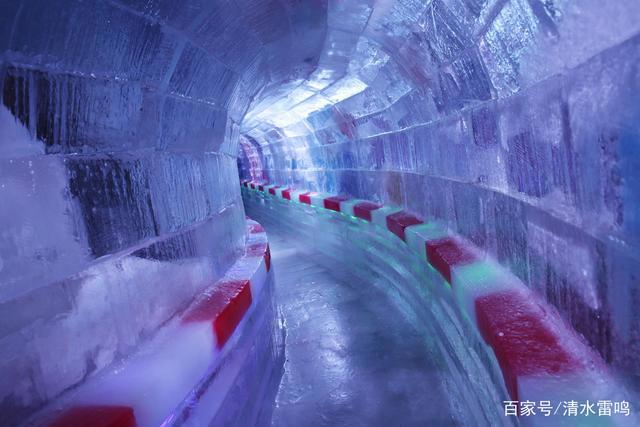 2千吨冰5千万元让地下车库变冰雪世界冰雕师每天挣1千5