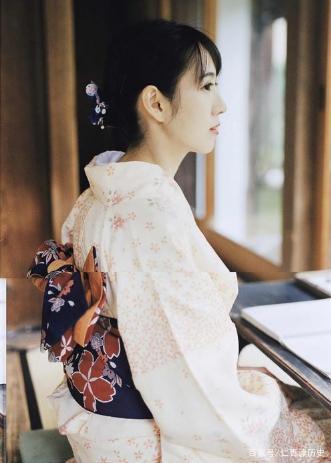 他做俗人时身边美女如云，他做和尚后世界无不膜拜，请不要嫉妒他