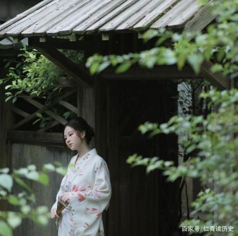 他做俗人时身边美女如云，他做和尚后世界无不膜拜，请不要嫉妒他