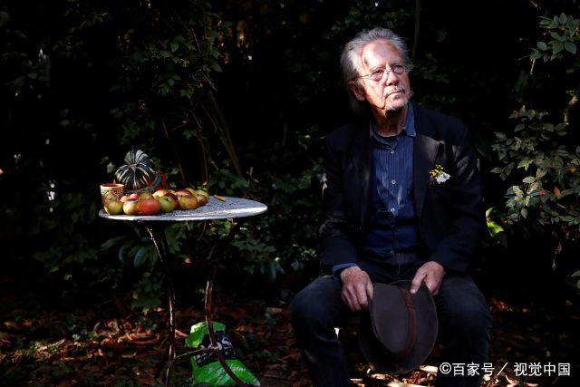 诺奖得主汉德克猫在巴黎郊区生活，9部作品有中文版，你读过没？