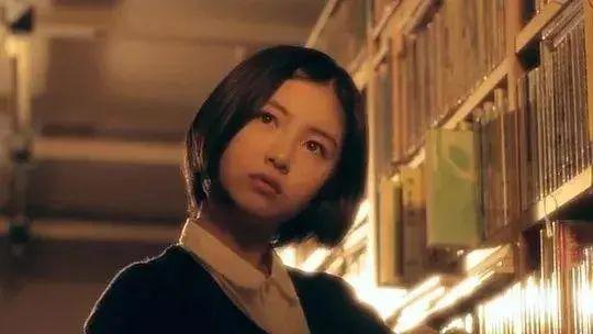 日本00后最美花旦滨边美波：新冠检测后呈阴性，让人松了一口气