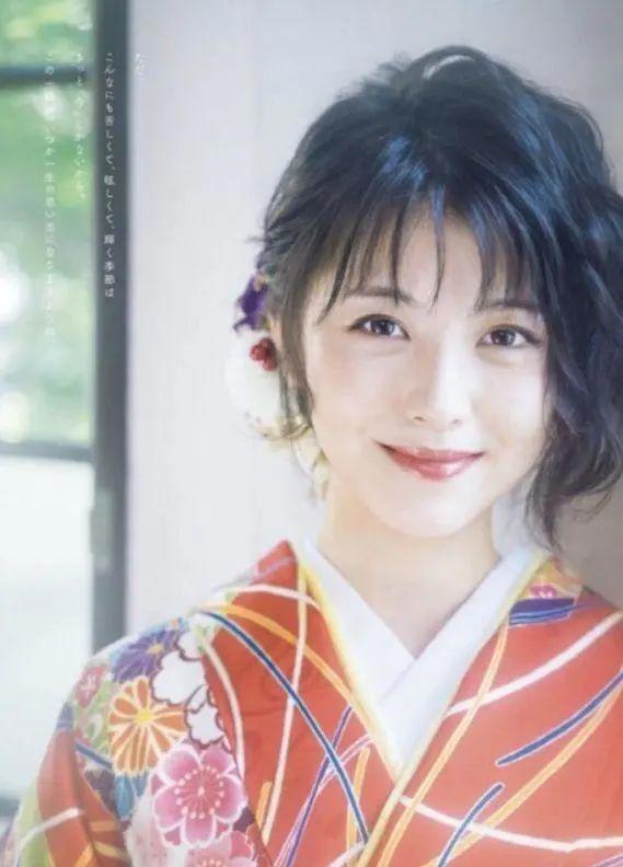 日本00后最美花旦滨边美波：新冠检测后呈阴性，让人松了一口气