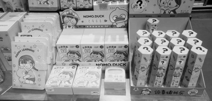 与动漫IP联名，一支中性笔售价55元！你被“文具刺客”刺到了吗