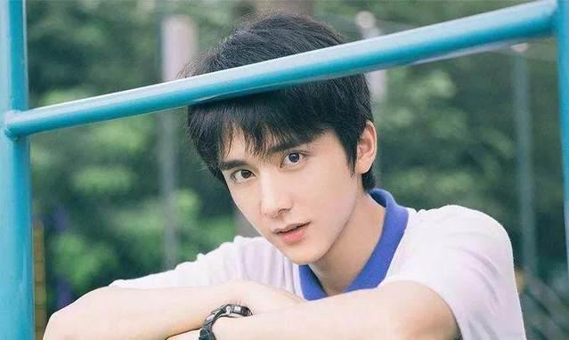 问你一个严肃的问题：余淮林杨江辰同时追你，你选谁？