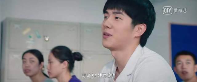 问你一个严肃的问题：余淮林杨江辰同时追你，你选谁？