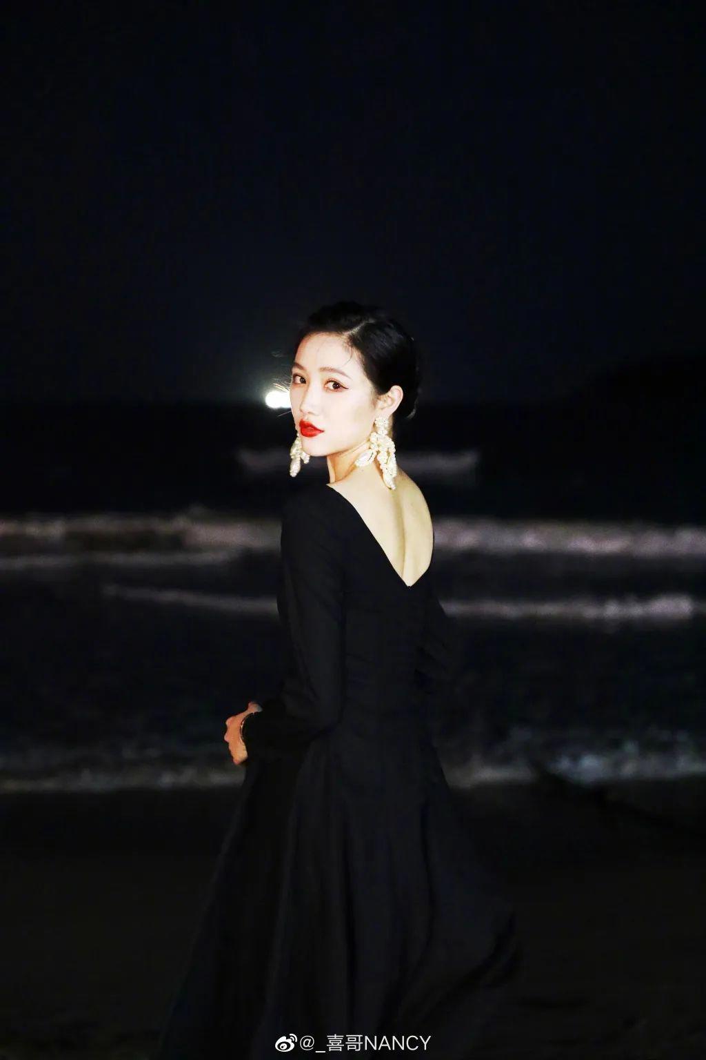 我们没有漫画腿漫画腰，但是动漫人物的穿搭还是灰常值得借鉴的