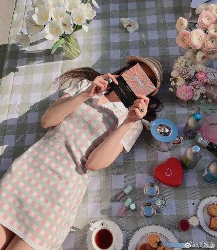 我们没有漫画腿漫画腰，但是动漫人物的穿搭还是灰常值得借鉴的