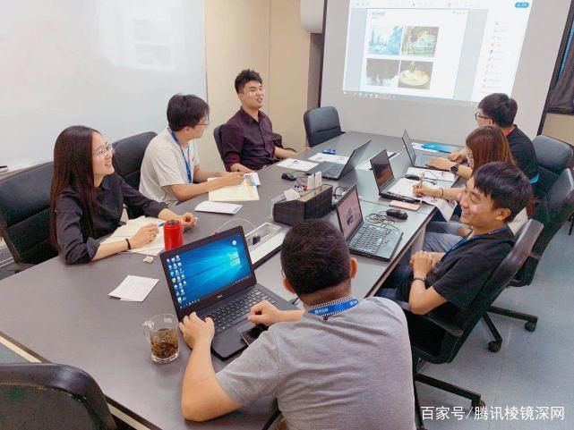 年薪百万的95后网课老师：流水线制造，比明星出道更难｜深网