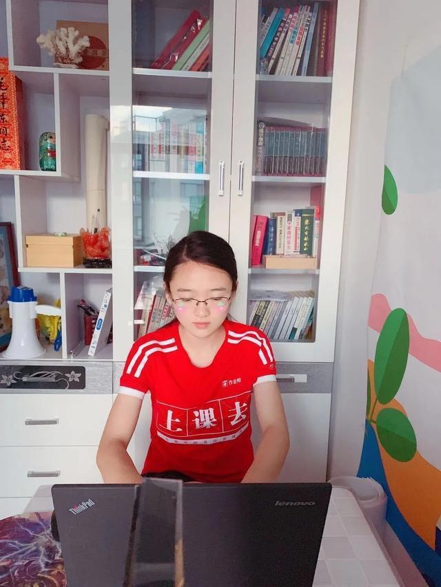 95后年薪百万作业帮直播课名师练就“十八般武艺”