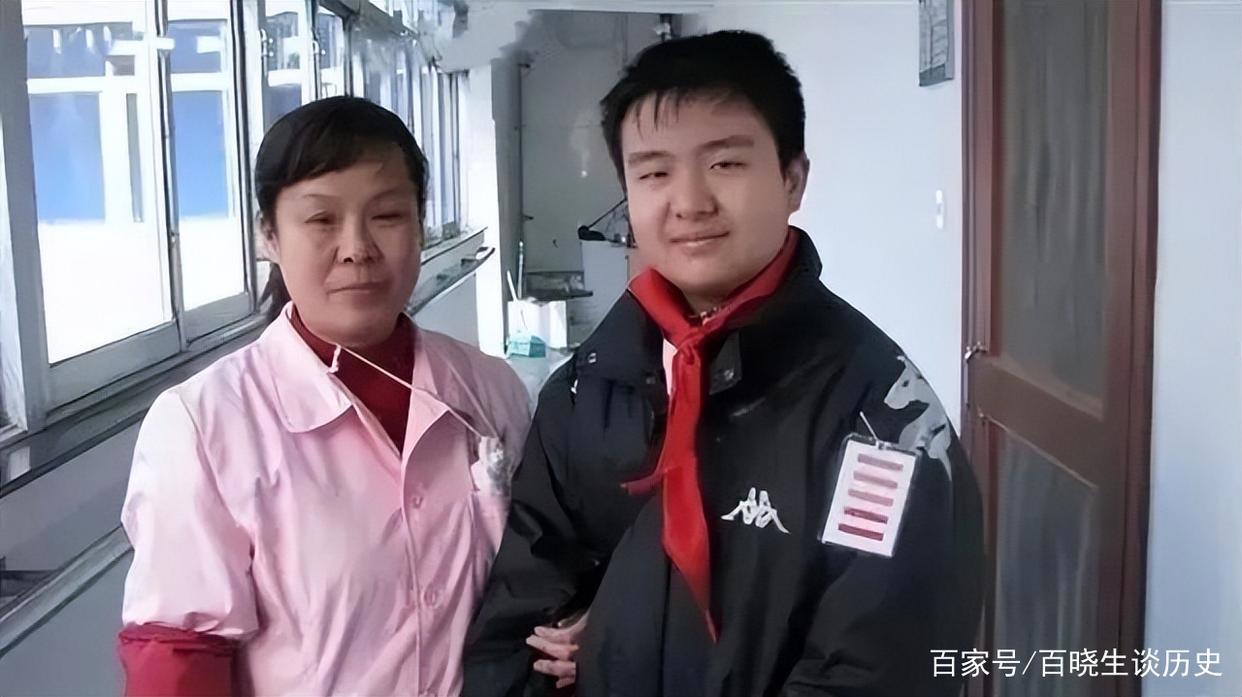 11年前，火遍全国的“五道杠”少年黄艺博，最终考上了哪所大学？
