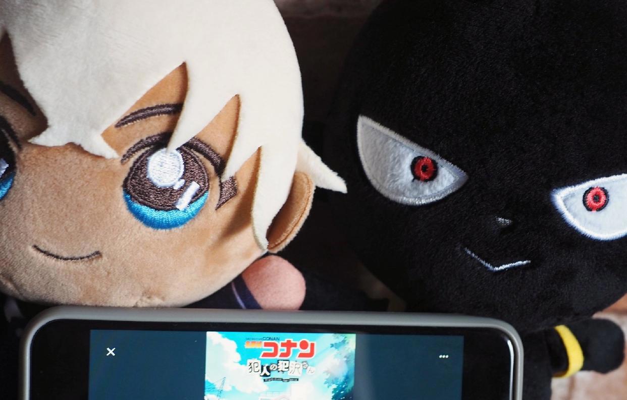 柯南：安室透和犯泽小黑的手机支架公仔，可爱好玩，你喜欢哪个？