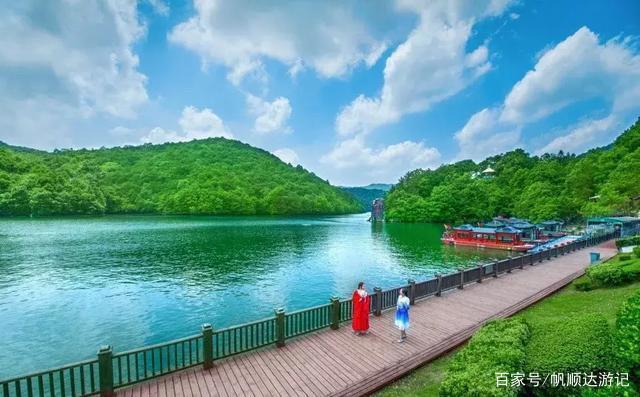 木兰天池避暑新玩法：奇幻漂流 萤火虫之夜，这个夏天嗨起来