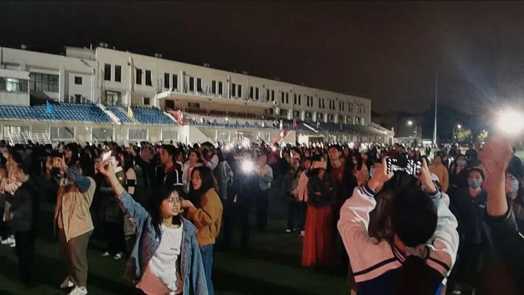 这一次，我们奔跑在星光中的音乐剧场