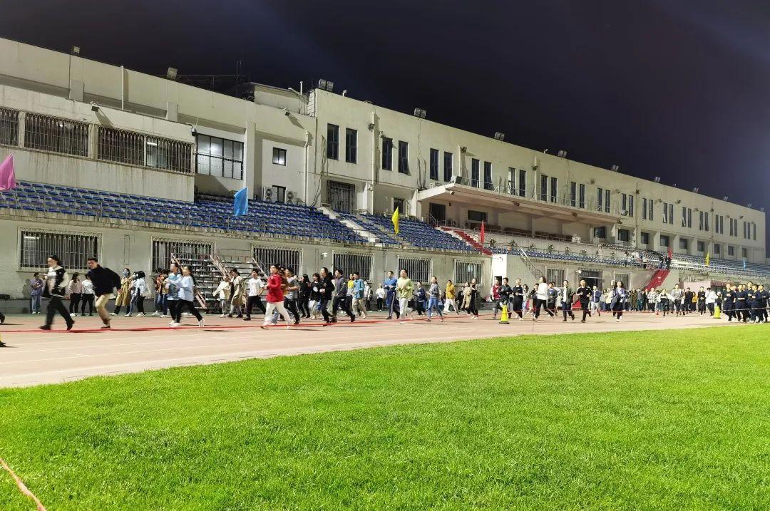 这一次，我们奔跑在星光中的音乐剧场