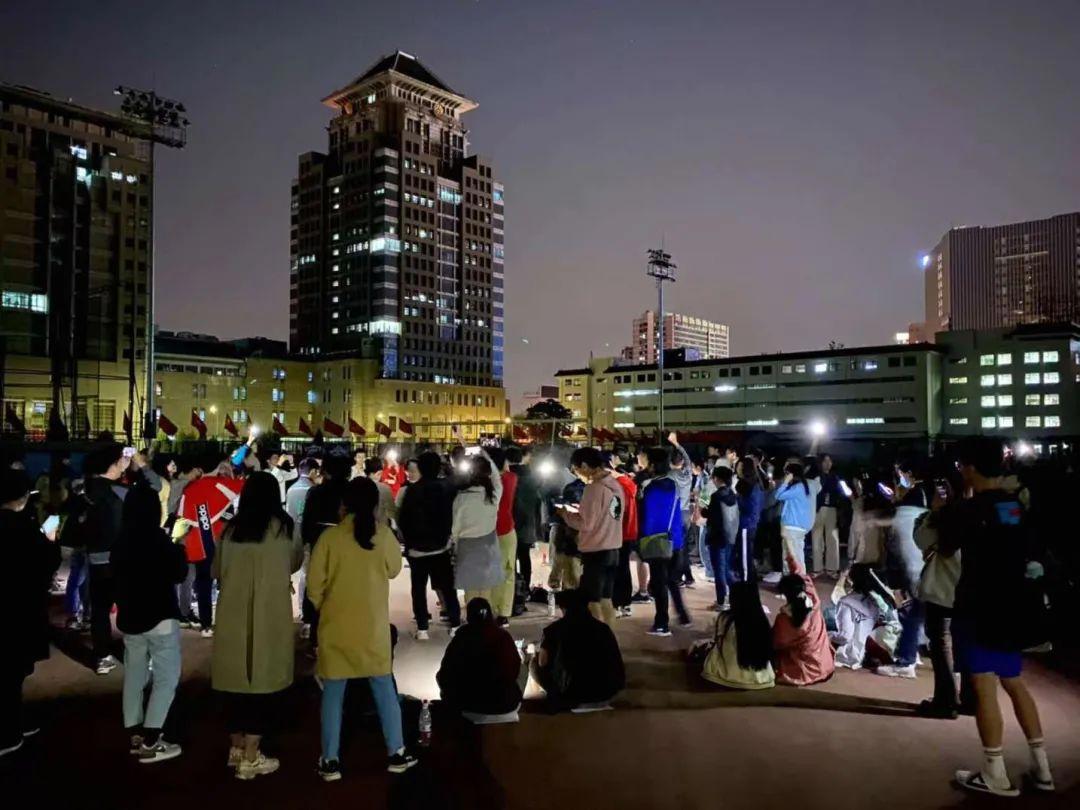 这一次，我们奔跑在星光中的音乐剧场