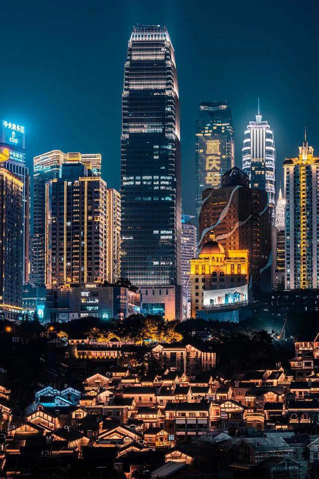 天空之城：以云端为核心，行走在三千年的渝中之美