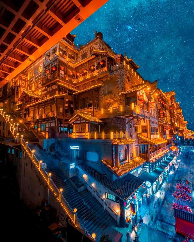 天空之城：以云端为核心，行走在三千年的渝中之美