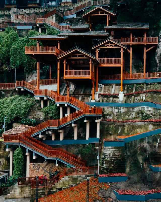 天空之城：以云端为核心，行走在三千年的渝中之美