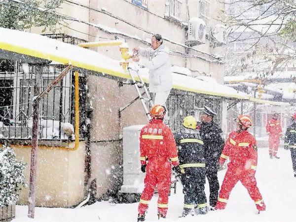 早读｜天津多区今天停课！最新雪情＋路况！雪后防跌倒攻略！国家邮政局发布重要提示！