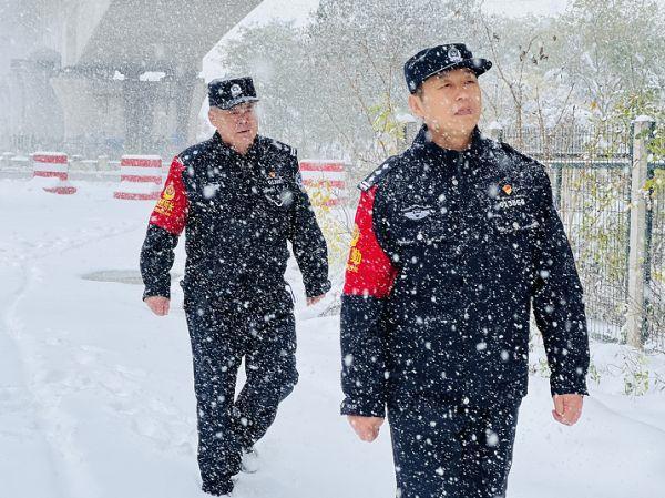 早读｜天津多区今天停课！最新雪情＋路况！雪后防跌倒攻略！国家邮政局发布重要提示！