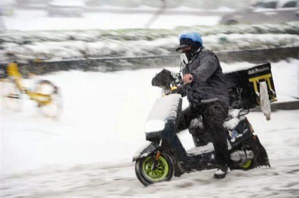 早读｜天津多区今天停课！最新雪情＋路况！雪后防跌倒攻略！国家邮政局发布重要提示！