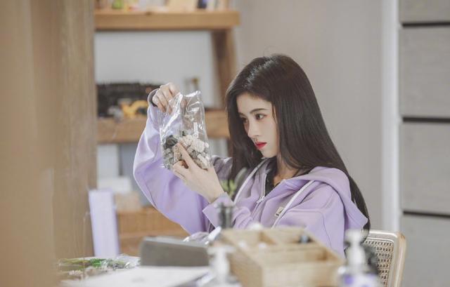 鞠婧祎颜值又遭爆料？鼻子像是动漫里的匹诺曹，网友的评论很真实