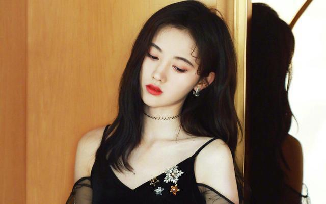 鞠婧祎颜值又遭爆料？鼻子像是动漫里的匹诺曹，网友的评论很真实