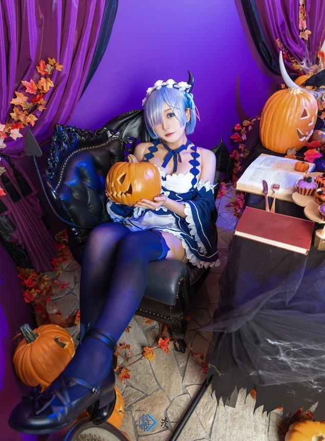 Cos正片：哇，蕾姆小恶魔来临了！果然也是我们都熟悉的蕾姆蓝