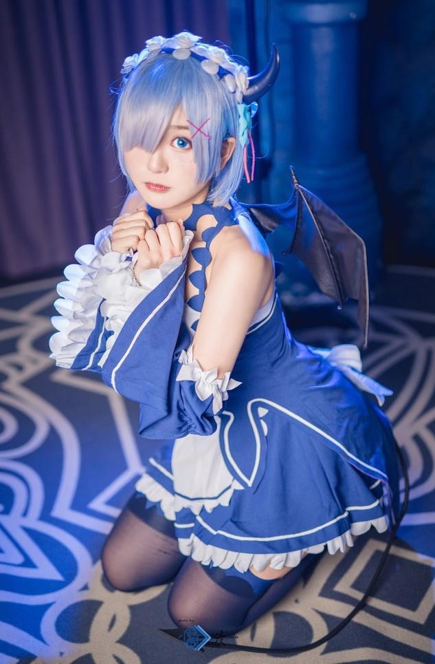 Cos正片：哇，蕾姆小恶魔来临了！果然也是我们都熟悉的蕾姆蓝