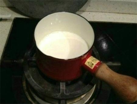 双皮奶成功率最高的方法，厨房小白也“疯狂”，夏日甜点已备好！