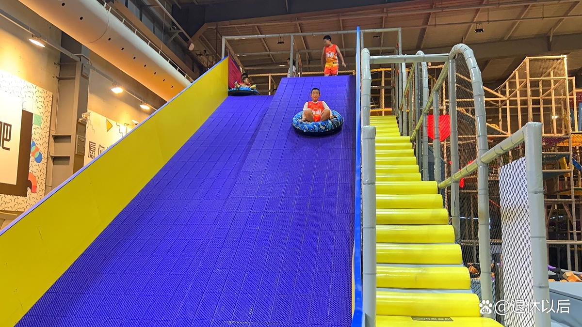红松果·蹦床公园，开启夏日的疯狂