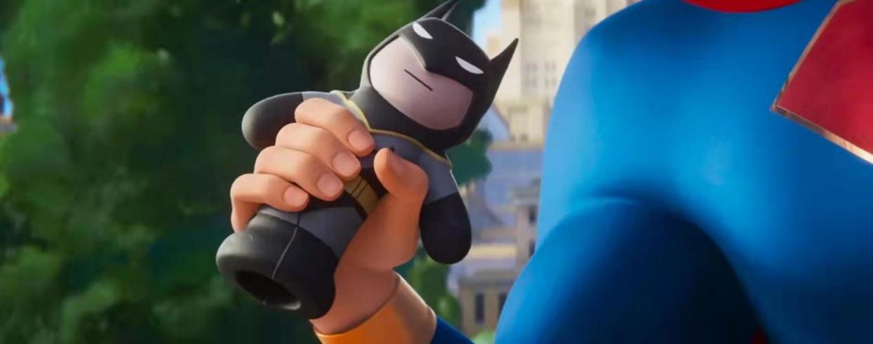 DC萌宠特遣队太颠覆！蝙蝠侠竟沦落到和狗比惨，还被制成小玩具