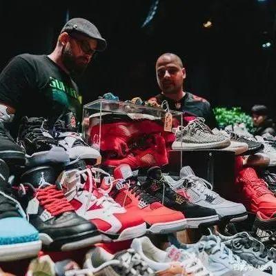 从海外动漫IP到国漫IP，联名运动鞋如何满足粉丝的需求？