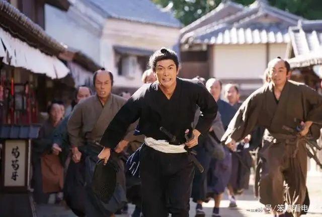 今日简讯：优酷新综艺开播即塌房，《蝙蝠女》反派萤火虫造型曝光